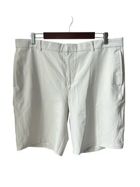 Nike Men's White Performance golf Stretch Shorts 38